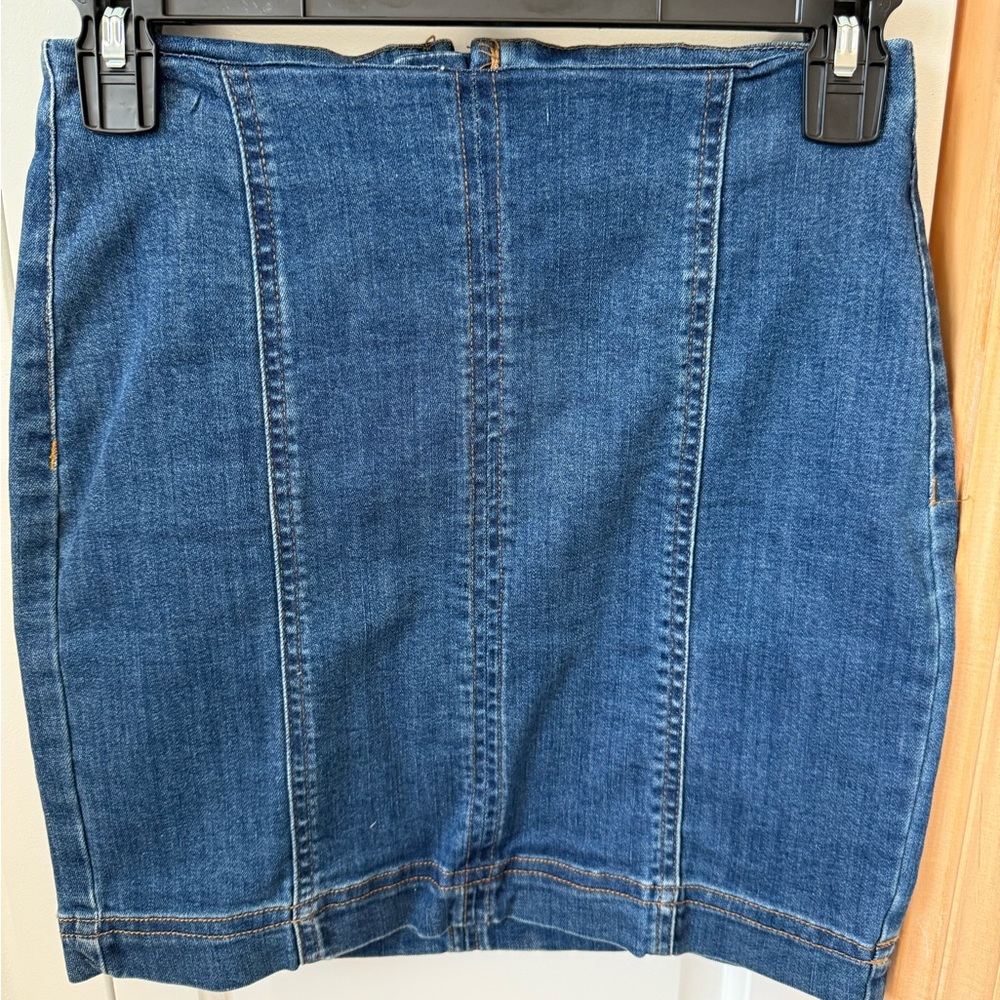 Blue Denim Pencil Skirt for Casual Wear